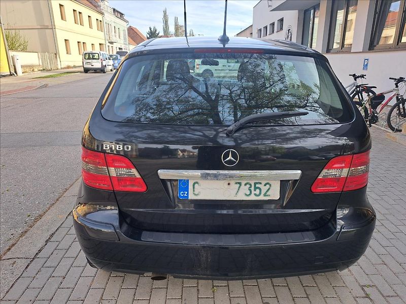 Mercedes-Benz Třídy B B180 i   1,7 - fotka 8 z 35
