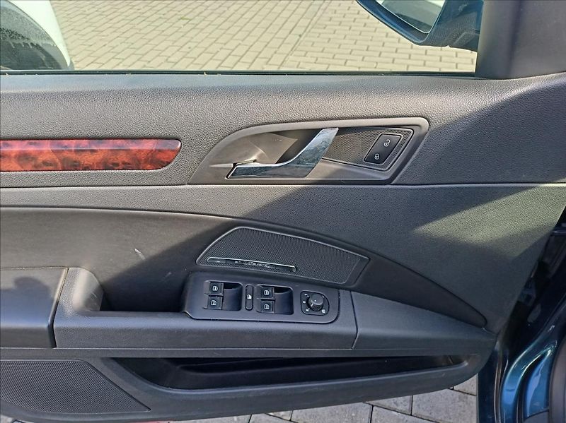 Škoda Superb 2,0   DSG 4x4 - fotka 7 z 13