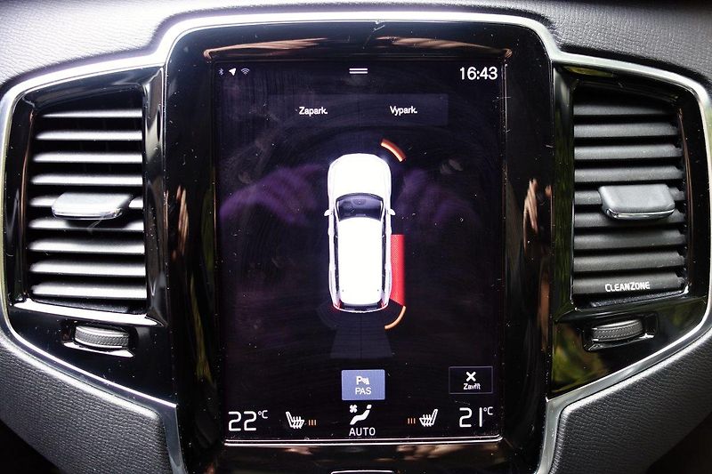 Volvo XC90 (2015) Momentum 2.0 D5 AWD 165 kW - fotka 21 z 34