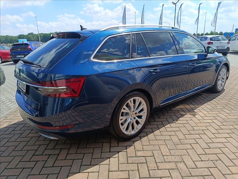 Škoda Superb 2,0 TDi, DSG Laurin & Klement - fotka 5 z 25