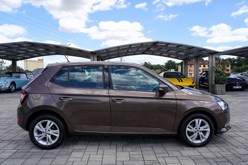 Škoda Fabia 1.0 TSI 81kW ČR/Al.kola/klima - fotka 7 z 38