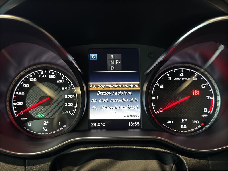 Mercedes-Benz Třídy C (2018) Mercedes-AMG C 63 kupé - fotka 13 z 22