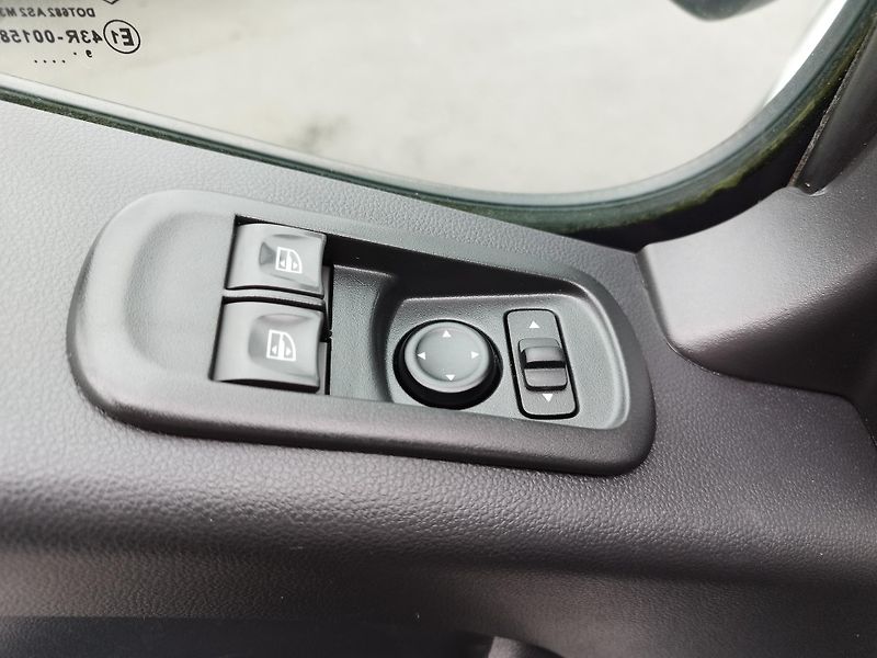 Renault Master (2020) 2,3DCI,132KW,6MÍST,LED,NAV,TAŽ - fotka 15 z 27