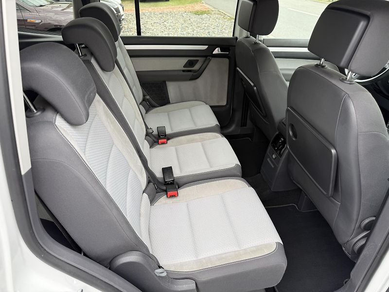 Volkswagen Touran CROSS 1.4 TSI 7 MIST ALU. - fotka 11 z 14