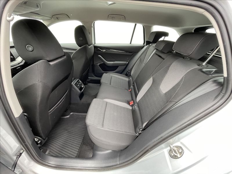 Škoda Octavia 2,0 TDI 4x4 DSG Ambi Plus TZ - fotka 17 z 24