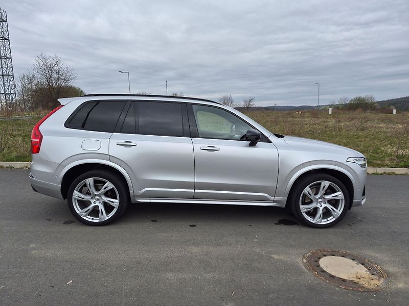 Volvo XC90 (2019) 2.0 /288kW - fotka 3 z 37