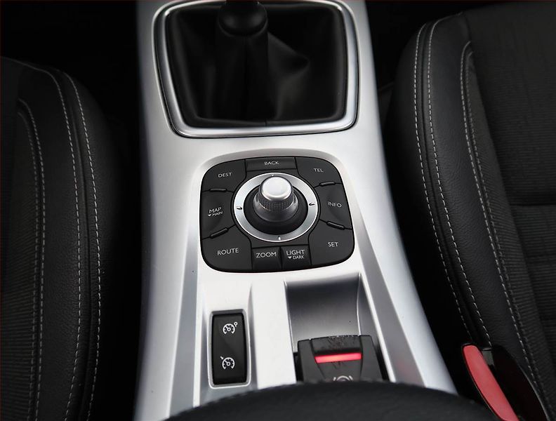 Renault Laguna (2008) 2.0 16V, Serv.kniha, Navi - fotka 13 z 19