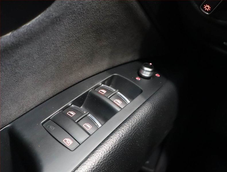 Audi Q7 (2012) 3.0 TDI, 4X4, Automat, 7 míst - fotka 17 z 23