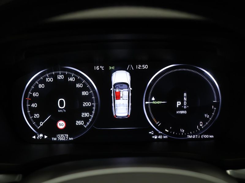 Volvo V60 2,0 B5 AWD Momentum Pro AT DPH - fotka 17 z 29