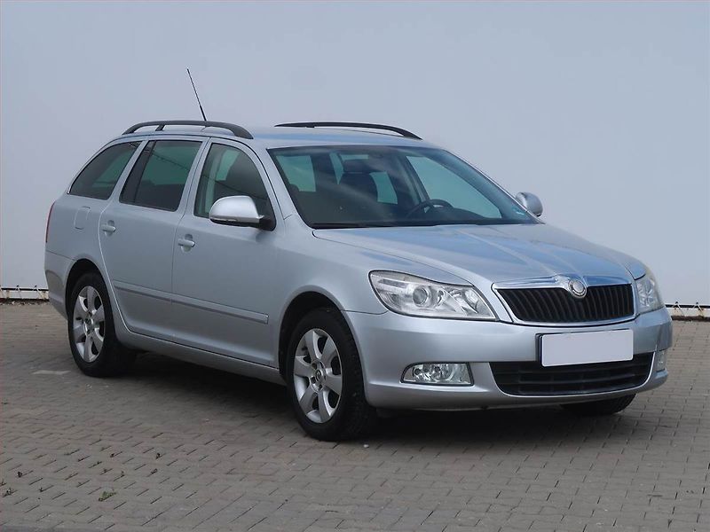Škoda Octavia (2010) Ambiente 1.2 TSI, Serv.kniha - fotografie inzerátu
