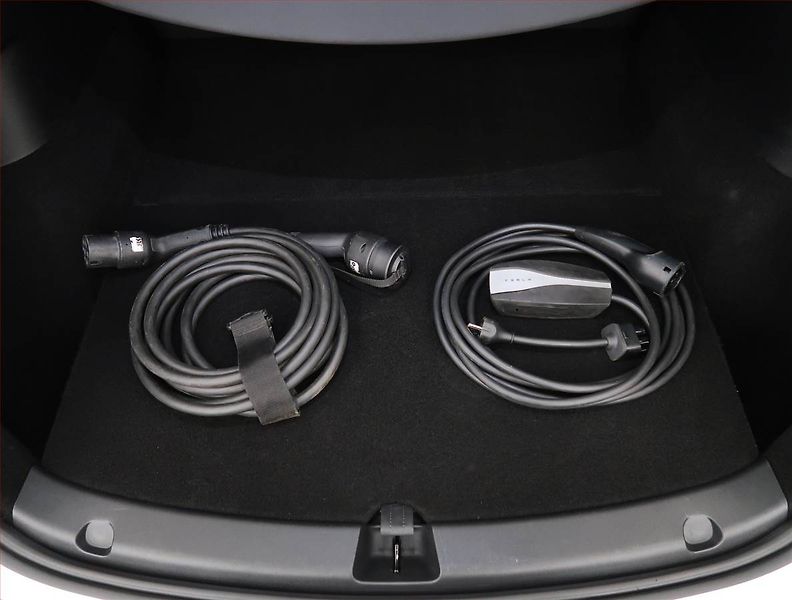 Tesla Model Y (2023) RWD LFP 60kWh, SoH 97% - fotka 33 z 33