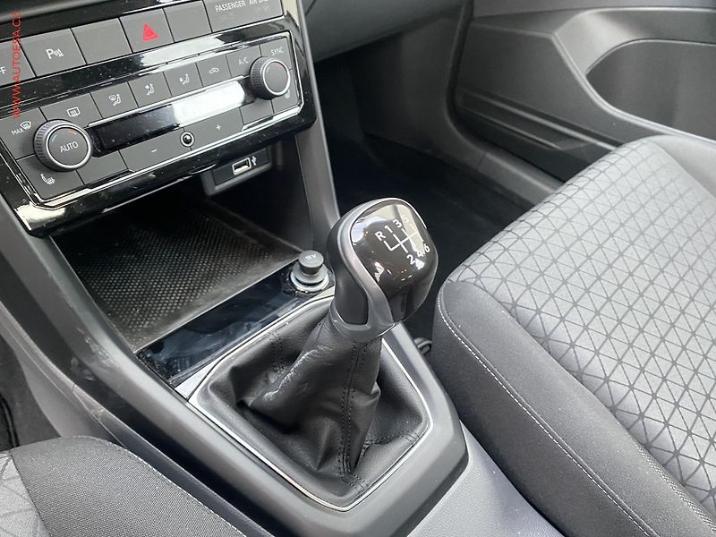 Volkswagen T-Cross (2019) 1.0 TSi, Comfortline, +ALU - fotka 16 z 19