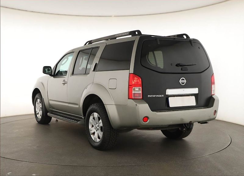 Nissan Pathfinder (2008) 2.5 dCi, 4X4, Tempomat - fotka 4 z 20