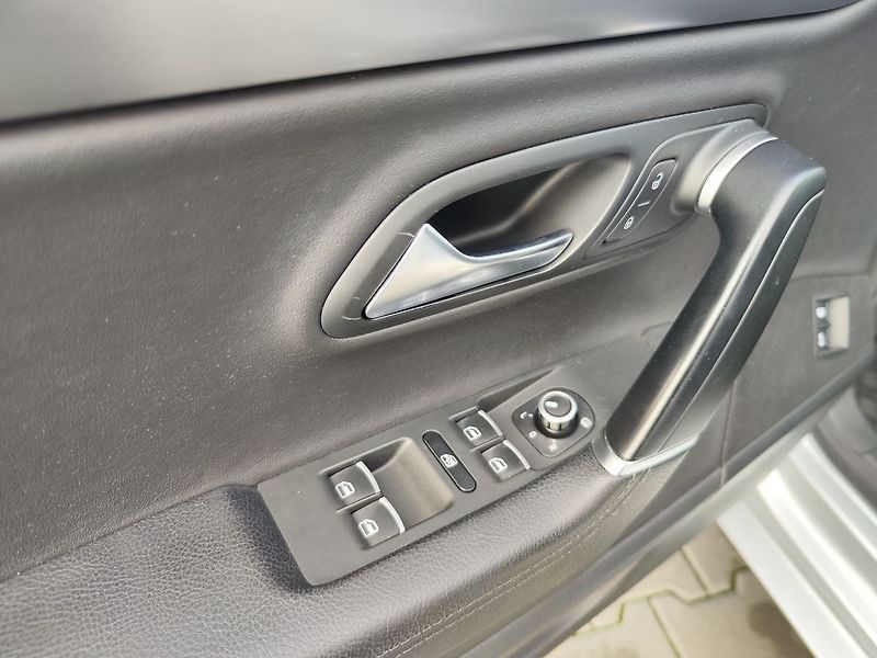 Volkswagen CC 2.0 TDI/130kW Sportline 4x4 AT - fotka 28 z 30