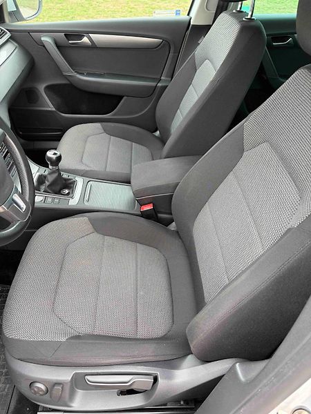 Volkswagen Passat (2012) 2.0 /103kW - fotka 9 z 15