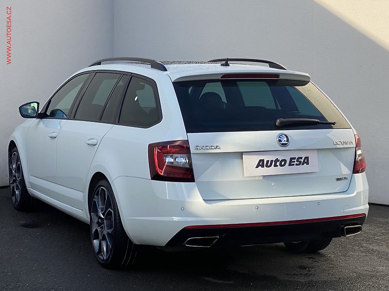 Škoda Octavia (2017) 2.0TDi, RS, LED, panor - fotka 6 z 19
