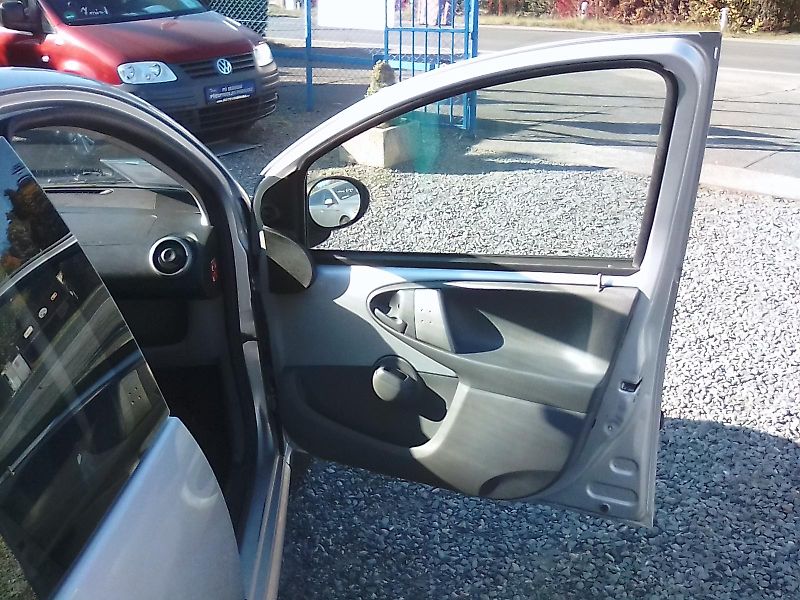 Citroën C1 (2006) 1.0i / 50KW, jede super - fotka 23 z 34