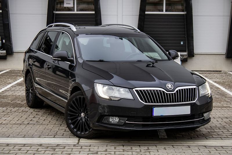 Škoda Superb - fotka 3 z 33
