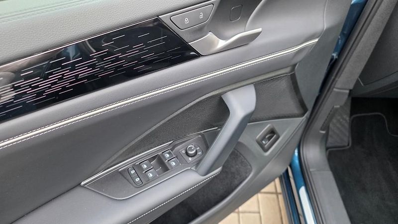 Volkswagen Tayron (2025) 2.0 TSI 150kW 4x4 DSG Eleg TZ  - fotka 21 z 48