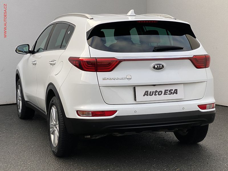 Kia Sportage (2017) 1.6 GDi DreamTeam, Kůže, navi - fotka 6 z 19