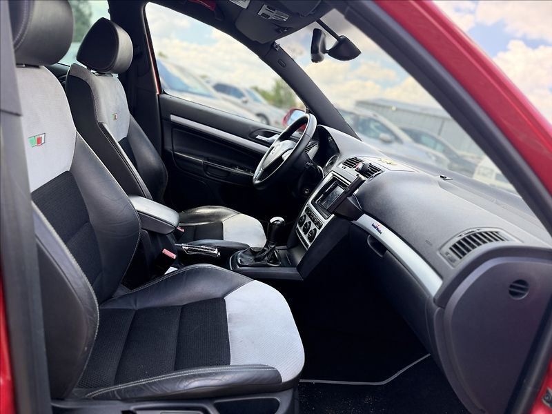 Škoda Octavia 2,0 TDI RS 125kW - fotka 21 z 23