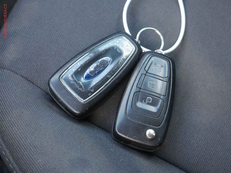 Ford Focus (2013) 1.0 EB, AC, park.asist - fotka 17 z 17