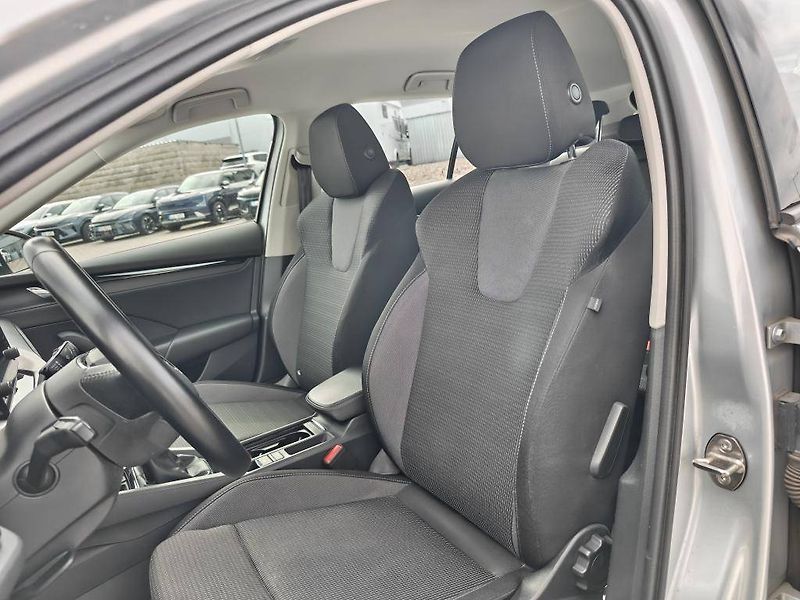 Škoda Octavia Ambition 6MP 2,0TDI - fotka 6 z 21