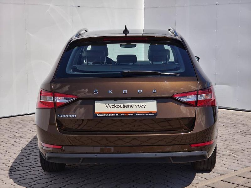 Škoda Superb Style 6MP 2,0TDI - fotka 24 z 25
