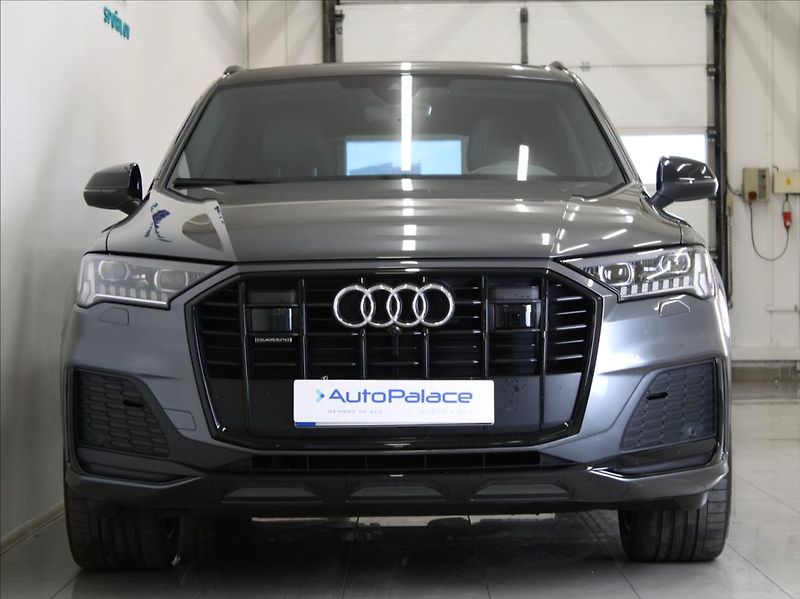 Audi Q7 3,0 50TDi S-Line 45tkm. 1.maj. - fotka 2 z 28