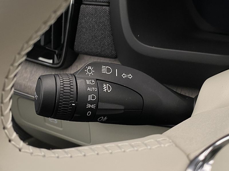 Volvo XC90 (2026) B5 AWD AUT BRIGHT ULTRA 7míst - fotka 32 z 74