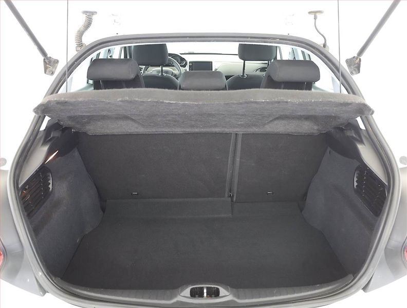 Peugeot 208 (2018) 1.2 PureTech, ČR,1.maj - fotka 14 z 14