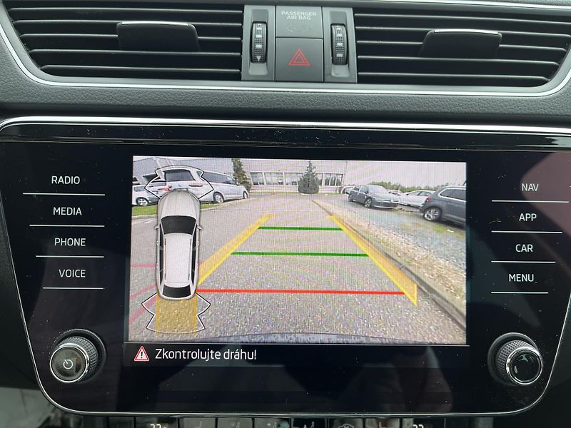 Škoda Superb Business 2.0 TDI 110 kW DSG Co - fotka 18 z 21