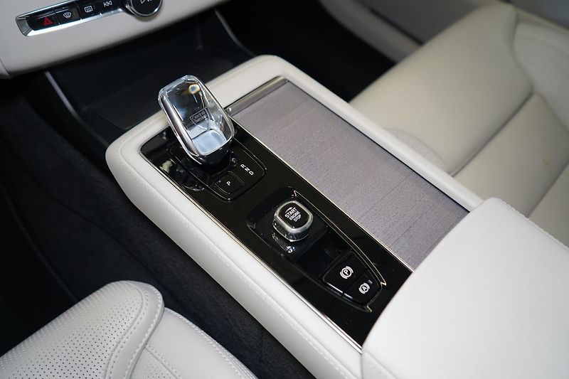 Volvo XC90 T8 PLUS Bright, Vzduch, 360° - fotka 40 z 50