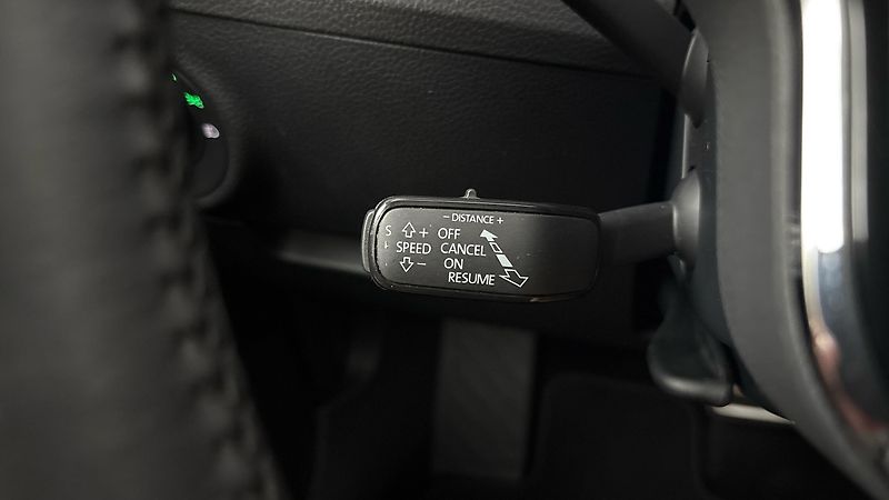 Škoda Superb 2.0 TDI DSG 4x4 Scout Combi - fotka 14 z 33