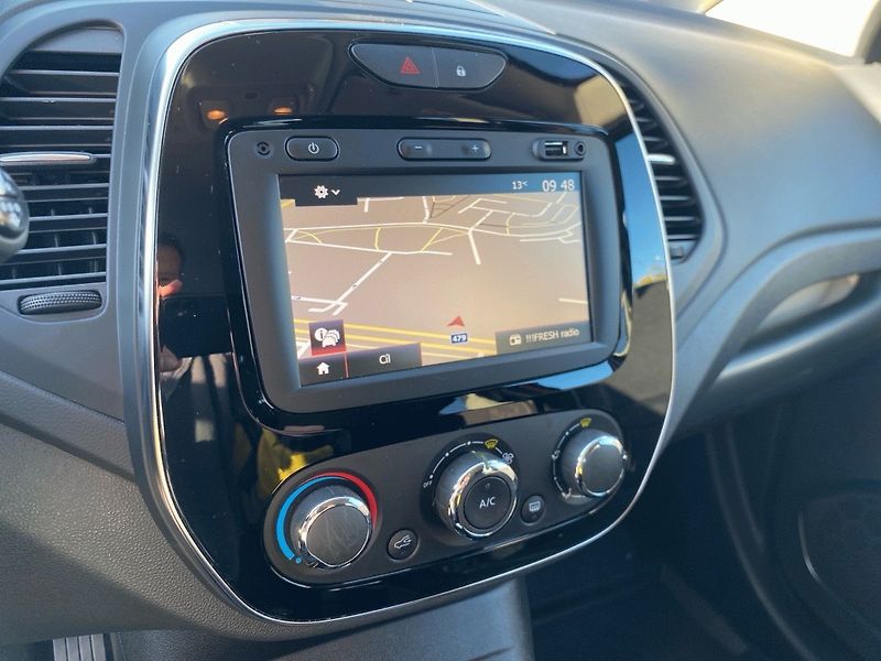 Renault Captur (2019) Limited TCe 130 - fotka 20 z 27