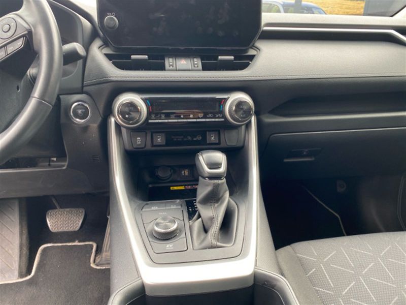 Toyota RAV4 (2022) 2.5 Hybrid e-CVT 4WD AT Comfor - fotka 3 z 5