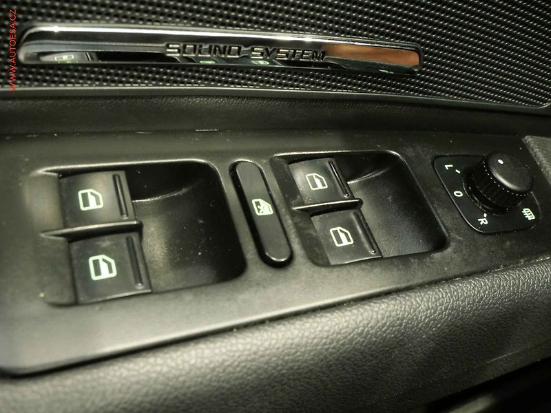 Škoda Superb (2015) 2.0 TDi 4x4, L&K, DSG, bixen - fotka 14 z 23