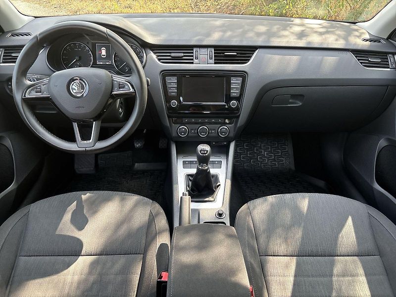 Škoda Octavia (2015) Combi 2.0 TDI 4x4 Style + - fotka 5 z 29