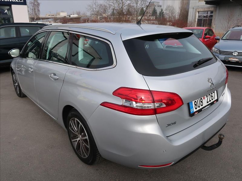 Peugeot 308 2,0 BHDi,110kW,NovéČR,DPH - fotka 4 z 23