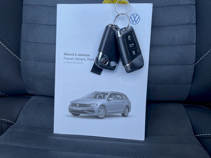 Volkswagen Passat (2021) 1.5 TSI 110 kW DSG Elegance Pl - fotka 30 z 31