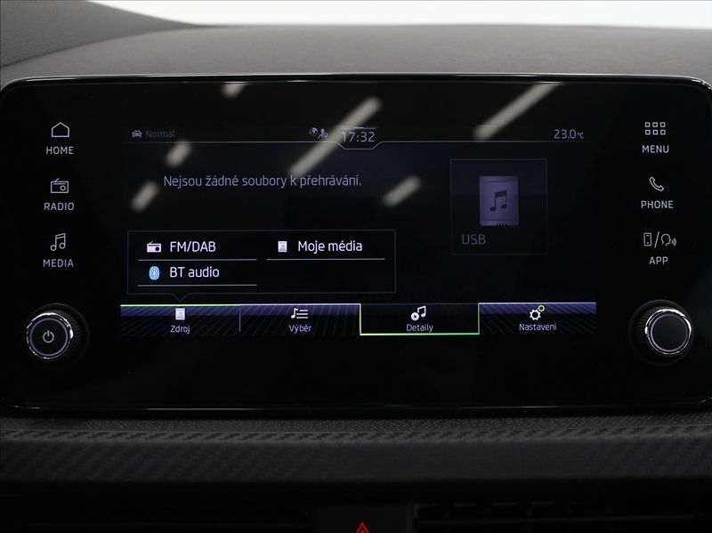 Škoda Scala 1,0 TSi DSG Monte Carlo 5L.Zár - fotka 13 z 28