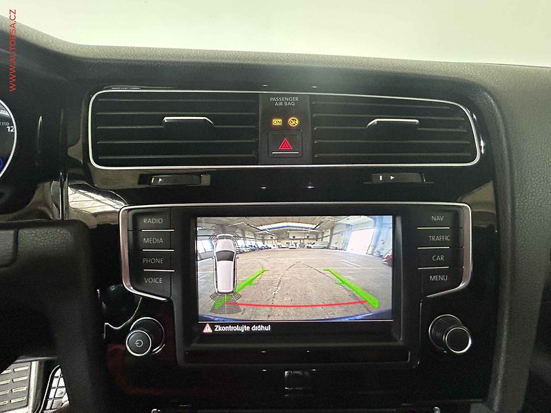 Volkswagen Golf (2016) 2.0 TSI 4x4, ČR, DSG, STK8 - fotka 17 z 19