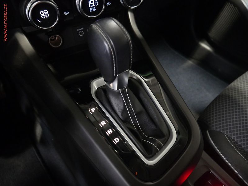 Renault Arkana (2022) 1.3 TCe, ČR, AT, navi, LED - fotka 19 z 21