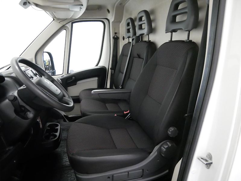 Peugeot Boxer - fotka 11 z 22