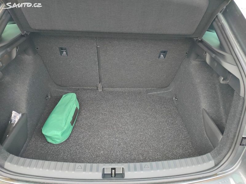 Škoda Scala Monte Carlo 1.5 TSI MAN - fotka 15 z 20