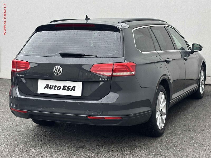 Volkswagen Passat (2017) 2.0 TDi, Navi, AC - fotka 4 z 17