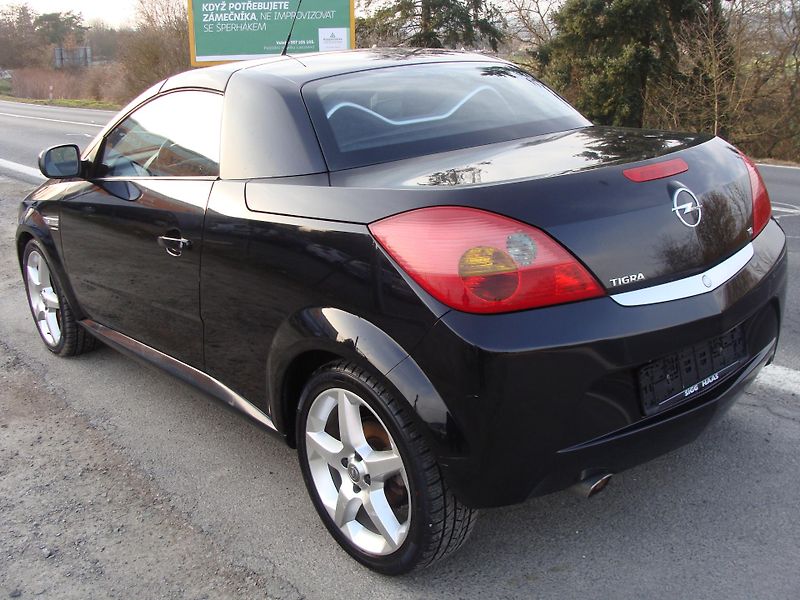 Opel Tigra 1.8i, 96000 km, 1. majitelka - fotka 20 z 31