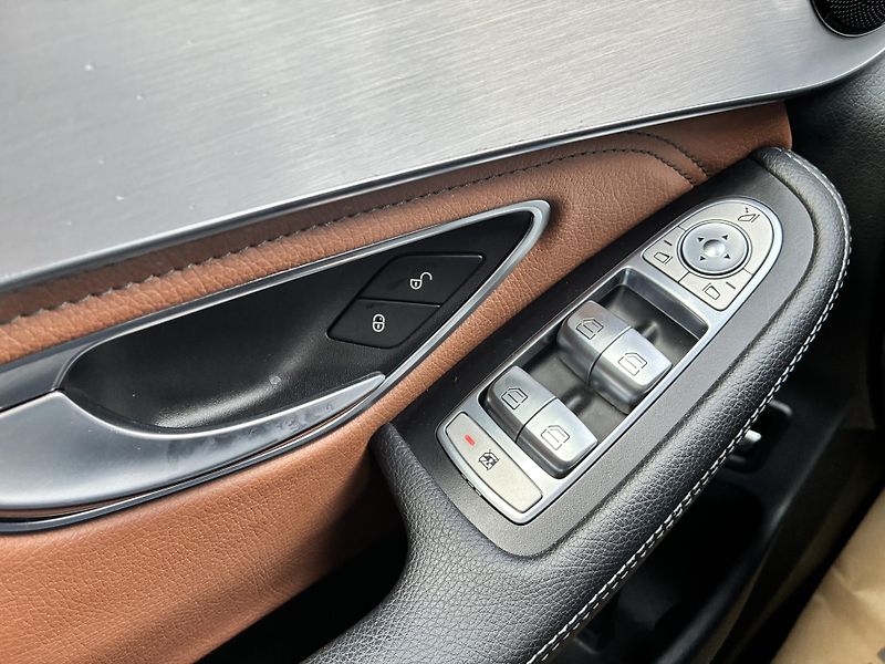 Mercedes-Benz GLC 43-AMG3.0-V6 270kW REZERVACE - fotka 28 z 36
