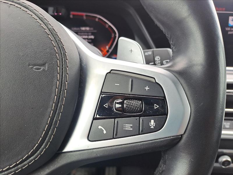 BMW X5 xDrive 30d M-Paket ČR - fotka 17 z 23