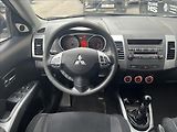 Mitsubishi Outlander 2,0 DI-D  Intense plus 4WD - náhled 11